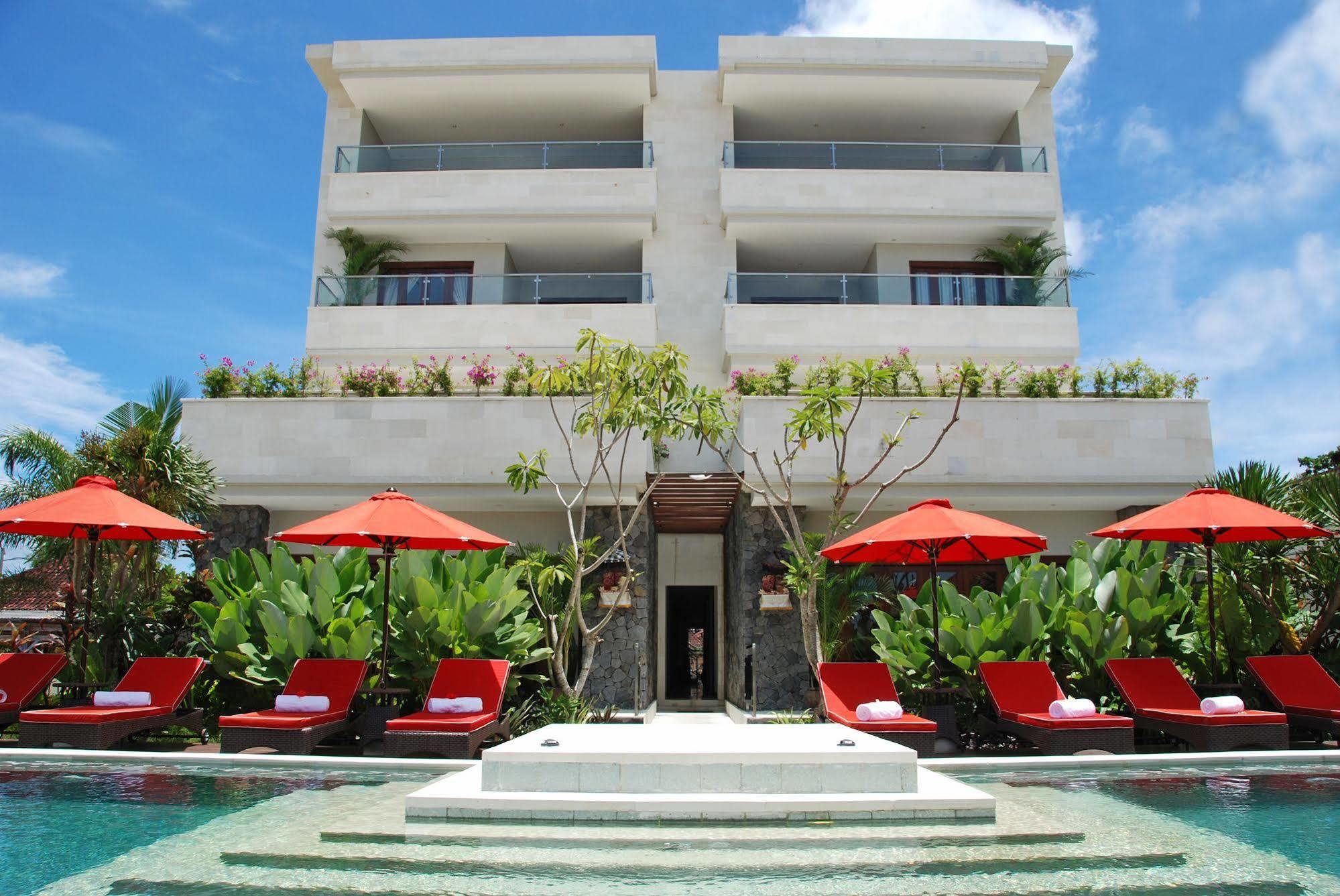 The Segara Suites 白努亚港 外观 照片