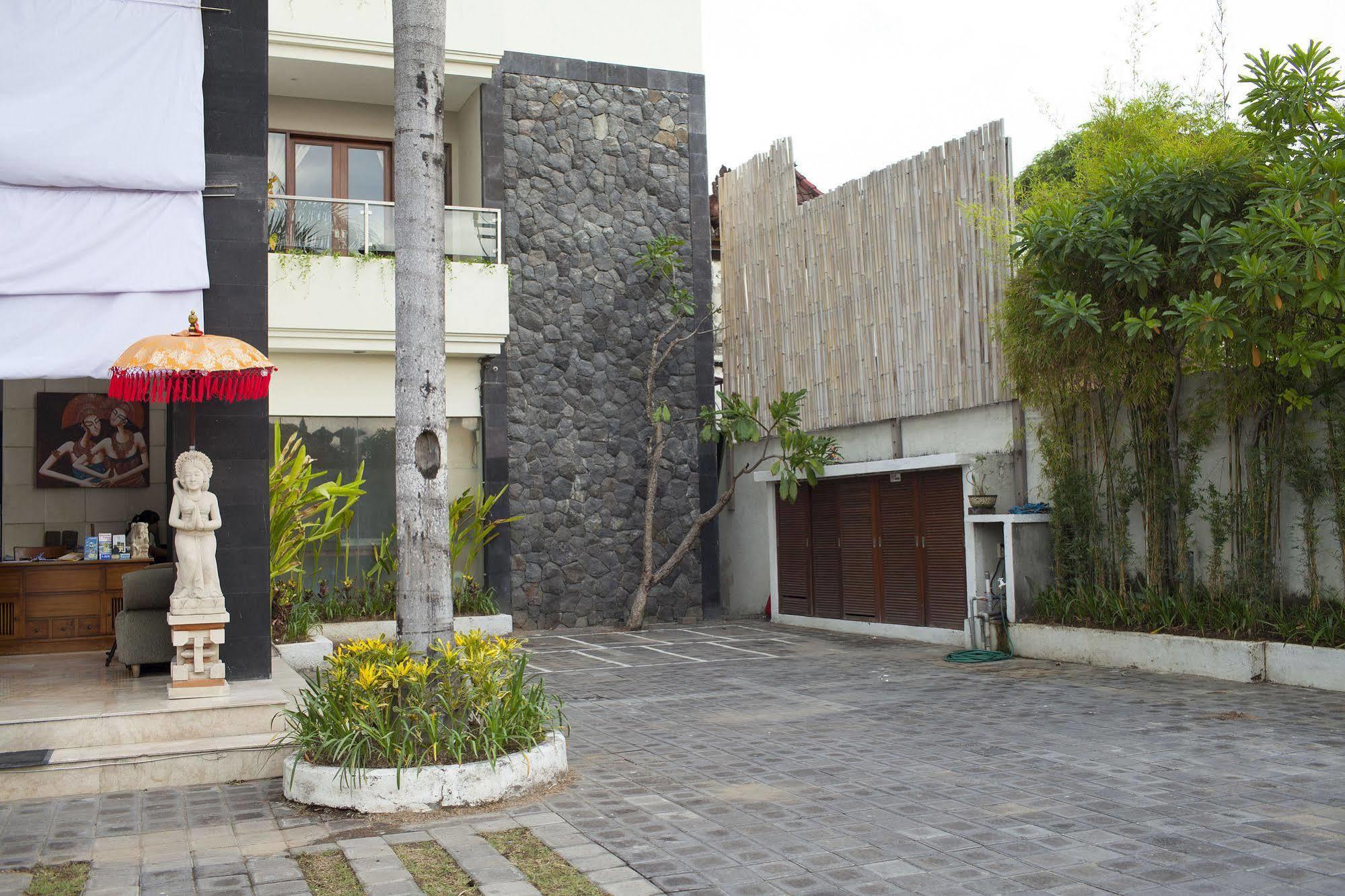 The Segara Suites 白努亚港 外观 照片
