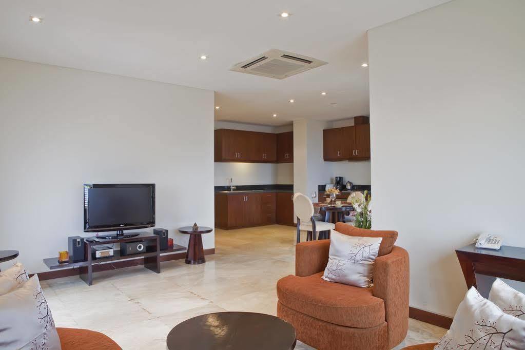 The Segara Suites 白努亚港 外观 照片